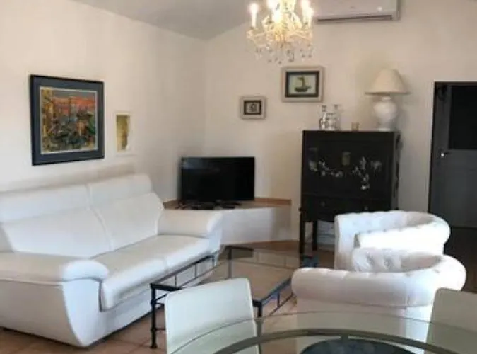 Les Templiers - Petit Bizerty 36 Pers * Saint-Gilles (Gard)